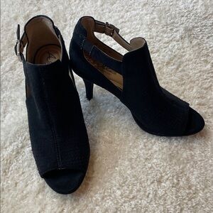 Abella True Comfort Black Suede Peep Toe Bootie Heel Ankle Strap Women’s Sz 6